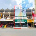 Flat on Samdach Moniret Boulevard in front of the new Steung Meanchey Market,