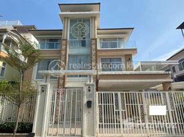 5 Bedroom Villa for sale in Midtown Community Mall, Tuek Thla, Stueng Mean Chey