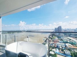 3 បន្ទប់គេង អាផាតមិន for sale at 3 Bedrooms Modern Penthouse Condo for Sale along Mekong River at Chroy ChangVa, Phnom Penh, សង្កាត់​ជ្រោយ​ចង្វា