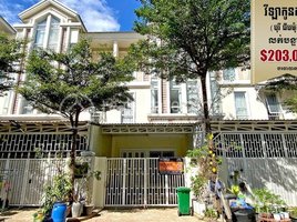4 Bedroom Villa for sale in Voat Phnum, Doun Penh, Voat Phnum