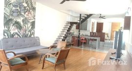 មានបន្ទប់ទំនេរនៅ Daun Penh | 2 Bedrooms Duplex Renovated For Rent | $600/Month
