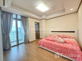 2 Bedroom Apartment for rent at LUXURY CONDO "DE CASTLE ROYAL BKK1" 2BR ONLY $1500 FULLY FURNISHED , Boeng Keng Kang Ti Muoy