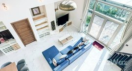 មានបន្ទប់ទំនេរនៅ Luxurious 4-Bedroom Penthouse For Rent - Your Dream Home Awaits!