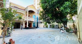 មានបន្ទប់ទំនេរនៅ Spacious Villa 9 Bedrooms For Rent in BKK1 