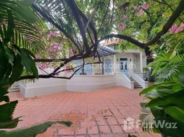 2 Bedroom Villa for sale in Srah Chak, Doun Penh, Srah Chak