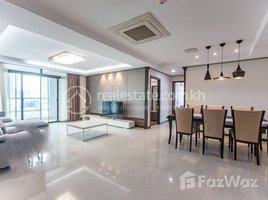 3 បន្ទប់គេង ខុនដូ for rent at De Castle Royal Condominium, Boeng Keng Kang Ti Muoy