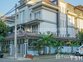 4 Bedroom Villa for rent in Cambodia Railway Station, Srah Chak, Voat Phnum