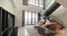 មានបន្ទប់ទំនេរនៅ 4 Bedroom Duplex Penthouse For Rent In BKK1, Phnom Penh