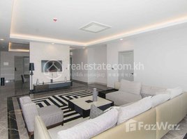 3 Bedroom Apartment for rent at Villa Rent $4300 210m2 Chamkamorn BKK1 3Rooms , Tonle Basak