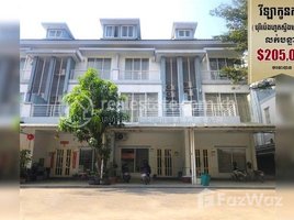 4 Bedroom House for sale in Phnom Penh, Boeng Tumpun, Mean Chey, Phnom Penh