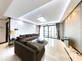 3 បន្ទប់គេង អាផាតមិន for rent at De Castle Royal Condominium, Boeng Keng Kang Ti Muoy, ចំការមន, ភ្នំពេញ