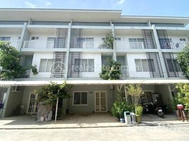 3 Bedroom Townhouse for sale in Phnom Penh, Nirouth, Chbar Ampov, Phnom Penh