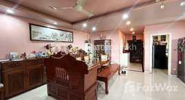 មានបន្ទប់ទំនេរនៅ 3-Bedroom Condominium For Sale I Rose Condo