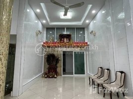 7 Bedroom Shophouse for rent in Cambodia Railway Station, Srah Chak, Voat Phnum