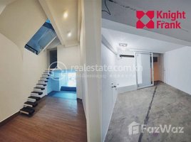 Studio Condo for rent at Shophouse for rent on street 240 , Voat Phnum