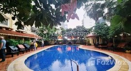 មានបន្ទប់ទំនេរនៅ 4 bedrooms New Renovation Services Apartment for Rent in BKK1, Khan Boeng Keng Kang, Phnom Penh City.