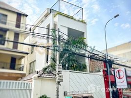 2 Bedroom Apartment for sale at Beautiful Decoration House for Sale, Tuol Svay Prey Ti Muoy, Chamkar Mon