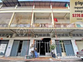 5 Bedroom Apartment for sale at Flat (E0E1) near Toul Tompong market , Tuol Svay Prey Ti Muoy, Chamkar Mon