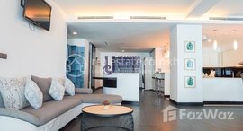មានបន្ទប់ទំនេរនៅ Modern Style Penthouse 4 Bedrooms Apartment for Rent in Tonle Bassac Area