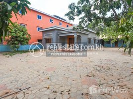 6 Bedroom House for sale in Wat Bo Primary School, Sala Kamreuk, Sla Kram