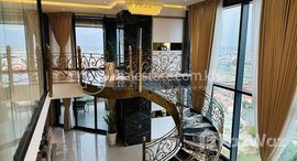 មានបន្ទប់ទំនេរនៅ 4 Bedrooms Modern Penthouse Serviced Apartment Rent at Tonle Bassac, Khan Chamkarmorn, Phnom Penh. 