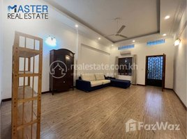 5 Bedroom Apartment for rent at Apartment for rent near Ministry Of National Defense , Tuek L'ak Ti Pir