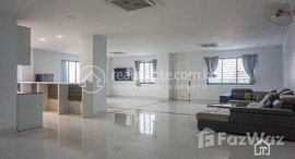 មានបន្ទប់ទំនេរនៅ TS1759C - Very Big Penthouse 4 Bedrooms For Rent in Toul Tompoung area with Pool