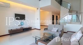 មានបន្ទប់ទំនេរនៅ 3 Bedroom Apartment For Rent - Tonle Bassac, Phnom Penh ( 7801 )