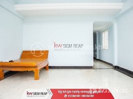 3 Bedroom Condo for sale at Flat House for sale in Svay Dangkum – Near Phsar Kan Trok, Sala Kamreuk, Krong Siem Reap