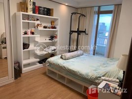2 បន្ទប់គេង អាផាតមិន for rent at De Castle Royal Condominium, Boeng Keng Kang Ti Muoy