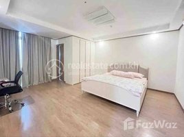 1 Bedroom Apartment for rent at LUXURY CONDO "DE CASTLE ROYAL BKK1" 2BR ONLY $1300 FULLY FURNISHED, Boeng Keng Kang Ti Muoy