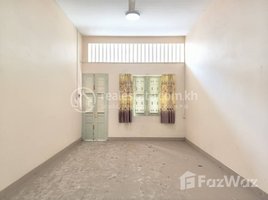 2 Bedroom Apartment for sale at 2nd Floor Flat for Sale in Daun Penh, Phsar Thmei Ti Bei, Doun Penh