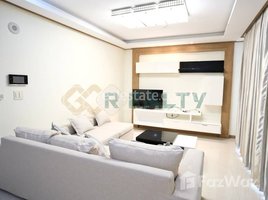 2 Bedroom Apartment for rent at ខុនដូរសម្រាប់ជួល / Condo for Rent, Tonle Basak, Chamkar Mon