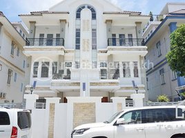 5 Bedroom Villa for sale in Preah Ket Mealea Hospital, Srah Chak, Chrouy Changvar