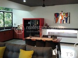 2 បន្ទប់គេង អាផាតមិន for rent at TS1695 - Renovated House 2 Bedrooms for Rent in Daun Penh with Balcony, Voat Phnum