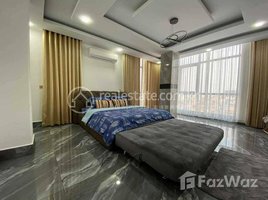 4 Bedroom Apartment for rent at Penthouse 4bedrooms with Bar Counter and Private balcony, Boeng Tumpun