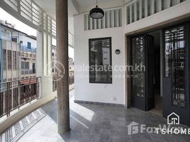 2 បន្ទប់គេង អាផាតមិន for rent at TS1804 - Nice Balcony 2 Bedrooms Apartment for Rent in Daun Penh area, Phsar Thmei Ti Bei