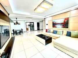 4 បន្ទប់គេង ខុនដូ for rent at Three bedroom condo for rent in BKK1, Boeng Keng Kang Ti Muoy