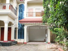 5 Bedroom Villa for rent in Cambodia Railway Station, Srah Chak, Voat Phnum