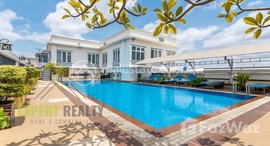 មានបន្ទប់ទំនេរនៅ Tonle Bassac Area | $ 2200 / month | 2 Bedroom with Gym and Pool 