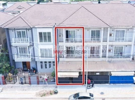 4 Bedroom Apartment for sale at Shophouse for sale on main road 22m - Svay Dangkum, Sala Kamreuk