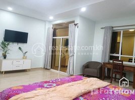 1 Bedroom Apartment for rent at TS1760B - Adorable 1 Bedroom Apartment for Rent in Toul Tompoung area, Tonle Basak, Chamkar Mon, Phnom Penh