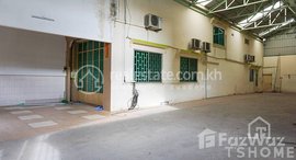 មានបន្ទប់ទំនេរនៅ Spacious 5 Bedrooms Townhouse for Rent in BKK3 Area