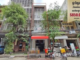 6 Bedroom Apartment for sale at Flat (3 floors) near old market and riverside, Voat Phnum, Doun Penh