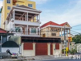 8 Bedroom Shophouse for rent in Cambodia Railway Station, Srah Chak, Voat Phnum