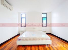 2 បន្ទប់គេង ខុនដូ for rent at 2 bedrooms condo for rent near France embassy in Daun Penh, Voat Phnum, ដូនពេញ