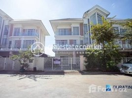 4 Bedroom Villa for sale in Midtown Community Mall, Tuek Thla, Tuek Thla